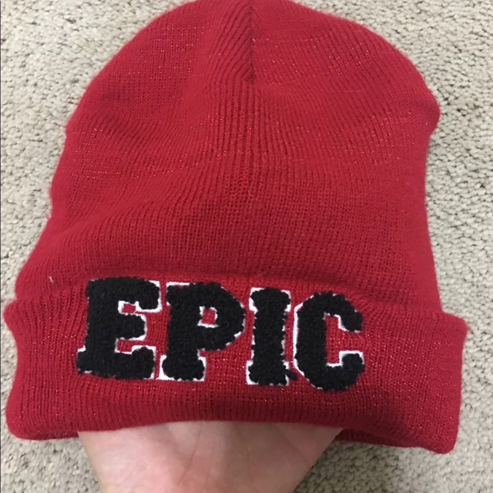 Red beanie hat - Picture 2 of 2